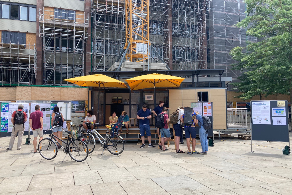 Das MobiLab im Einsatz in Freiburg im Rahmen des Eucor MobiLab Roadshow 2023