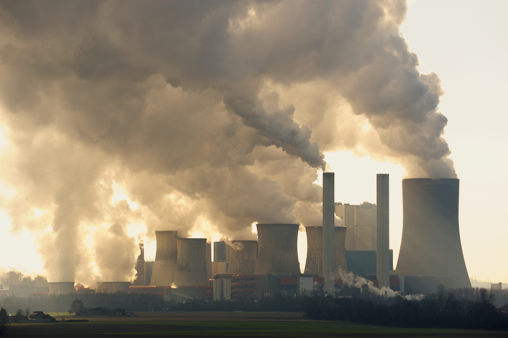 Kohlekraftwerk in NRW stößt Abgase aus